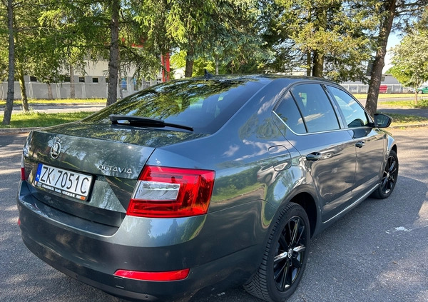 Skoda Octavia cena 44990 przebieg: 224000, rok produkcji 2016 z Koszalin małe 211